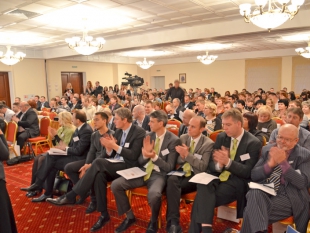 депутаты от хозяйств России на конференции по свиноводству