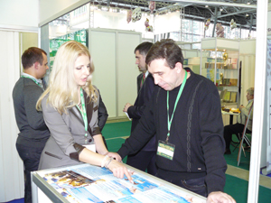 специалисты Знаменского СГЦ подробно рассказывали о продукции генетического центра